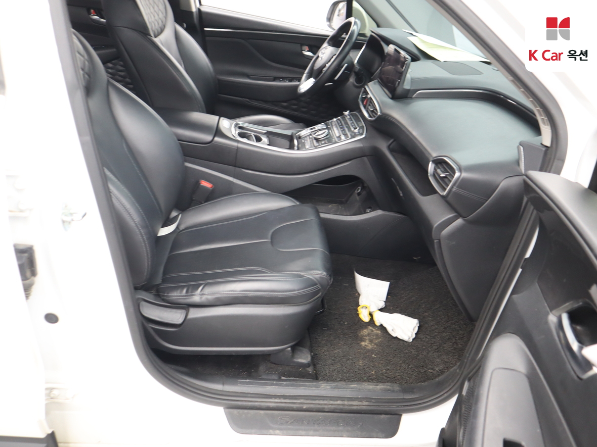 Hyundai Santa Fe 2021 - Image 30