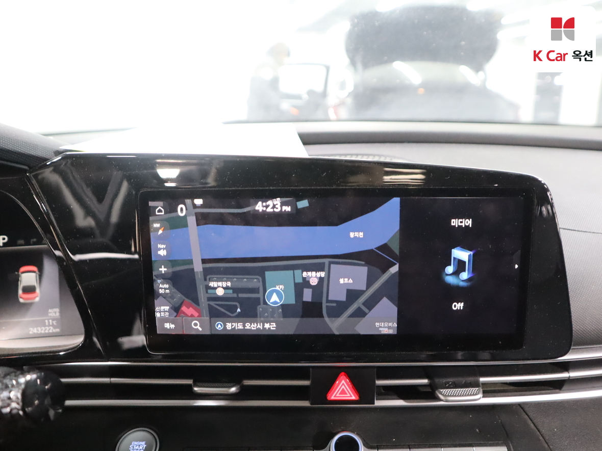 Hyundai Elantra 2022 - Image 14