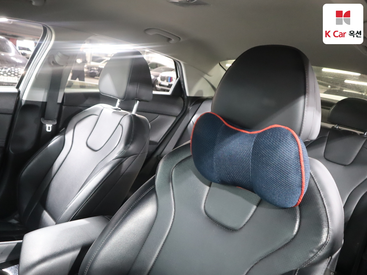 Hyundai Elantra 2022 - Image 19