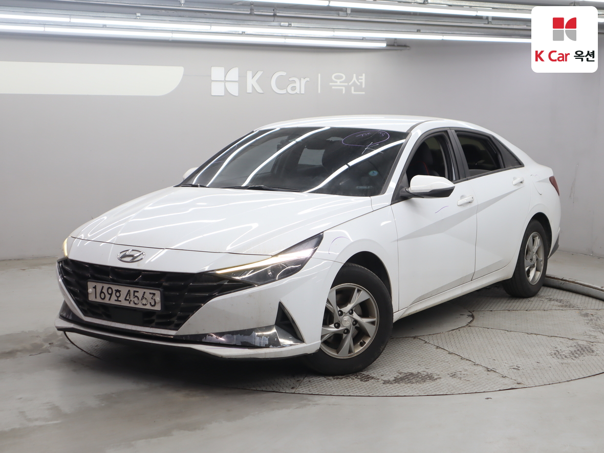 Hyundai Elantra 2022 - Image 1