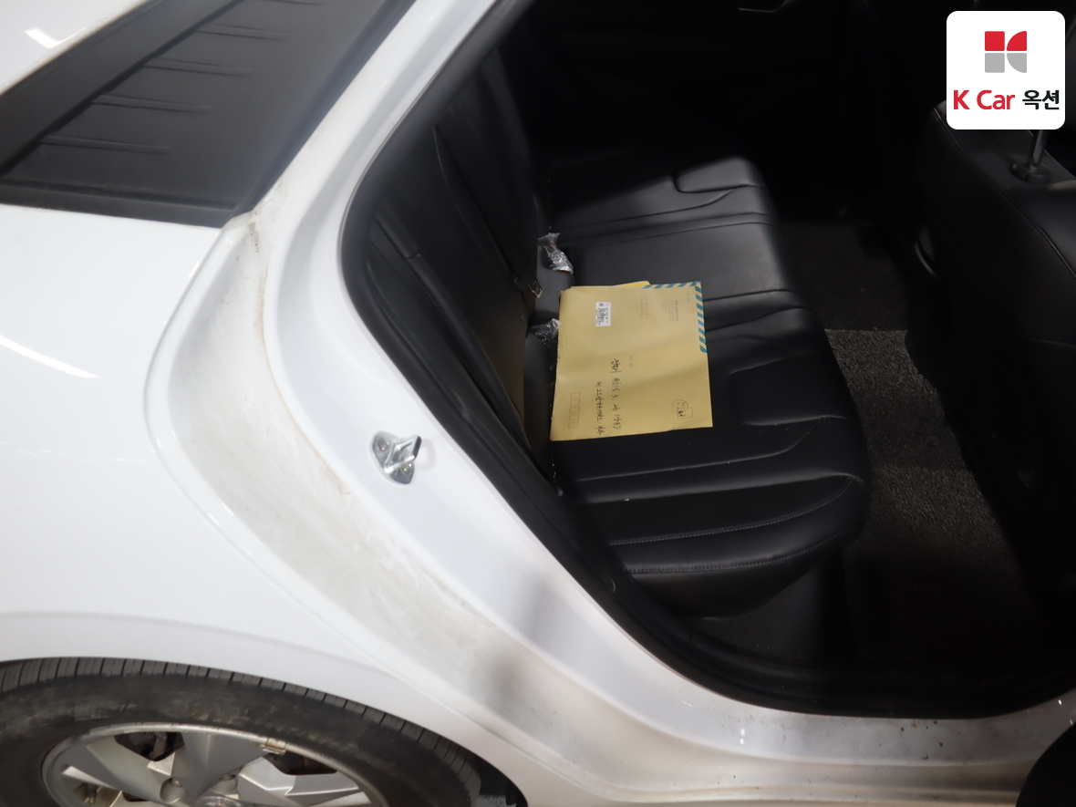 Hyundai Elantra 2022 - Image 27