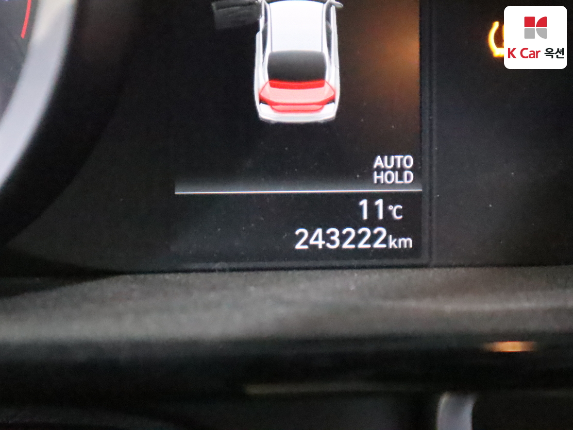 Hyundai Elantra 2022 - Image 4