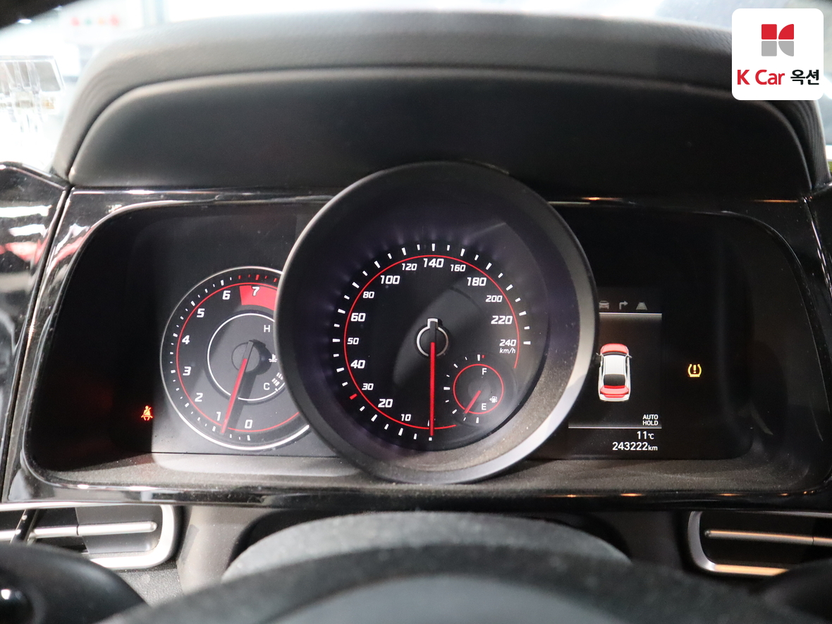 Hyundai Elantra 2022 - Image 5