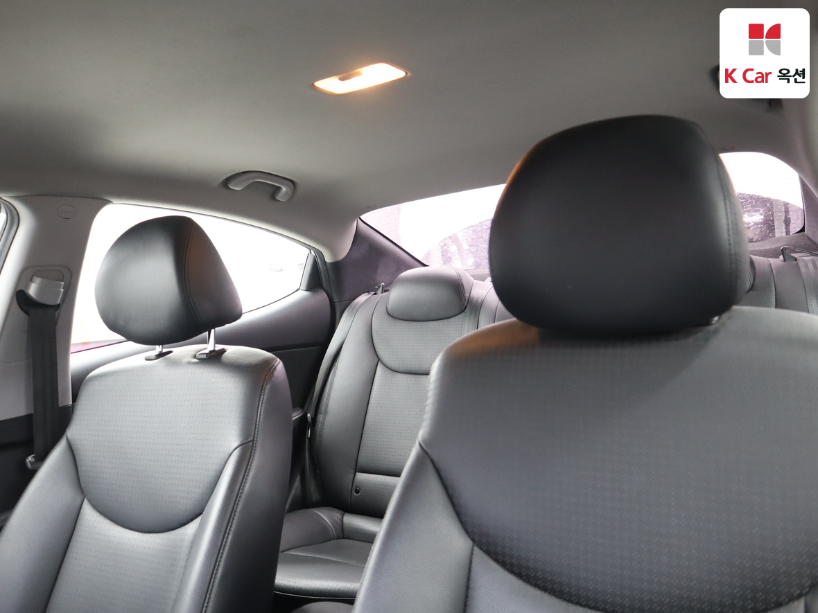 هيونداي إلانترا 2014 - صورة 18