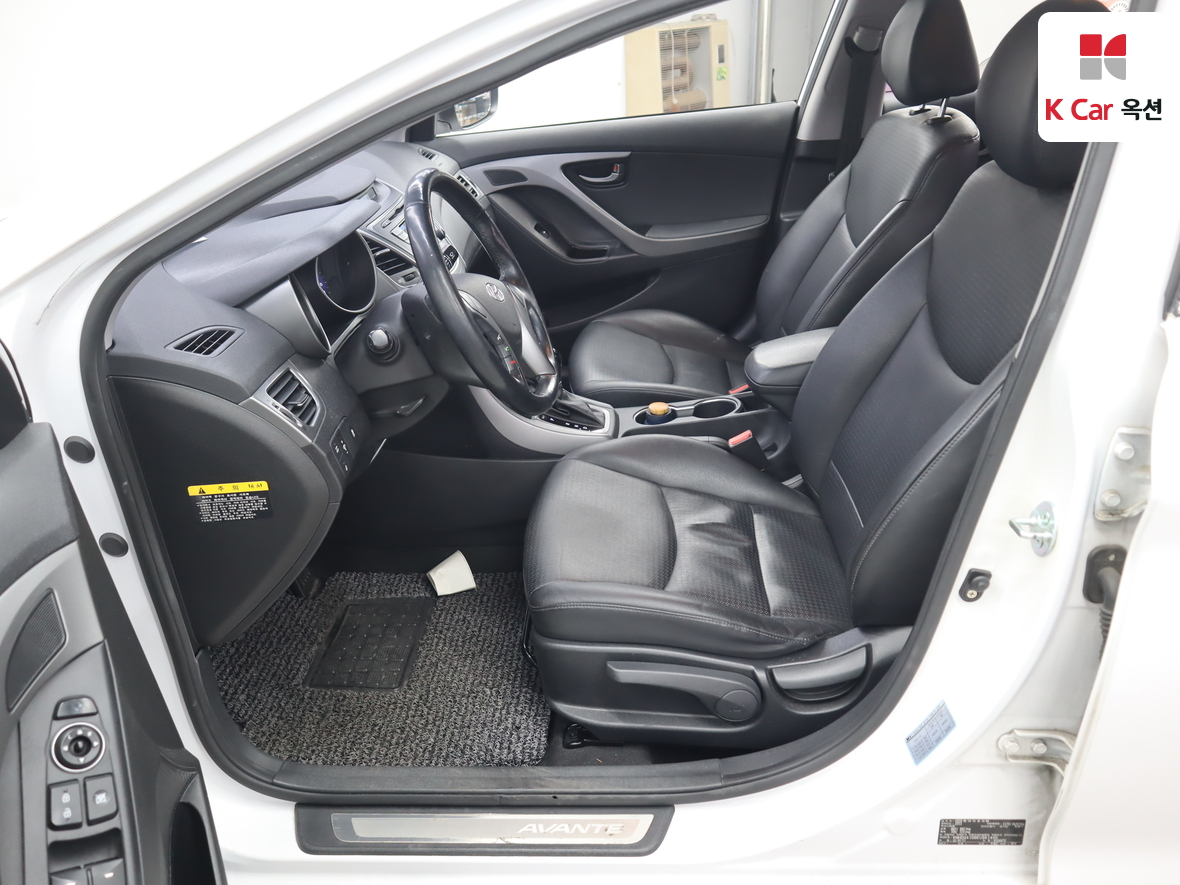 هيونداي إلانترا 2014 - صورة 17