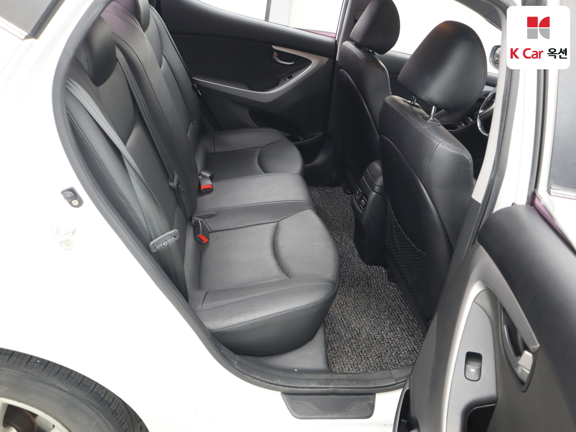 هيونداي إلانترا 2014 - صورة 26