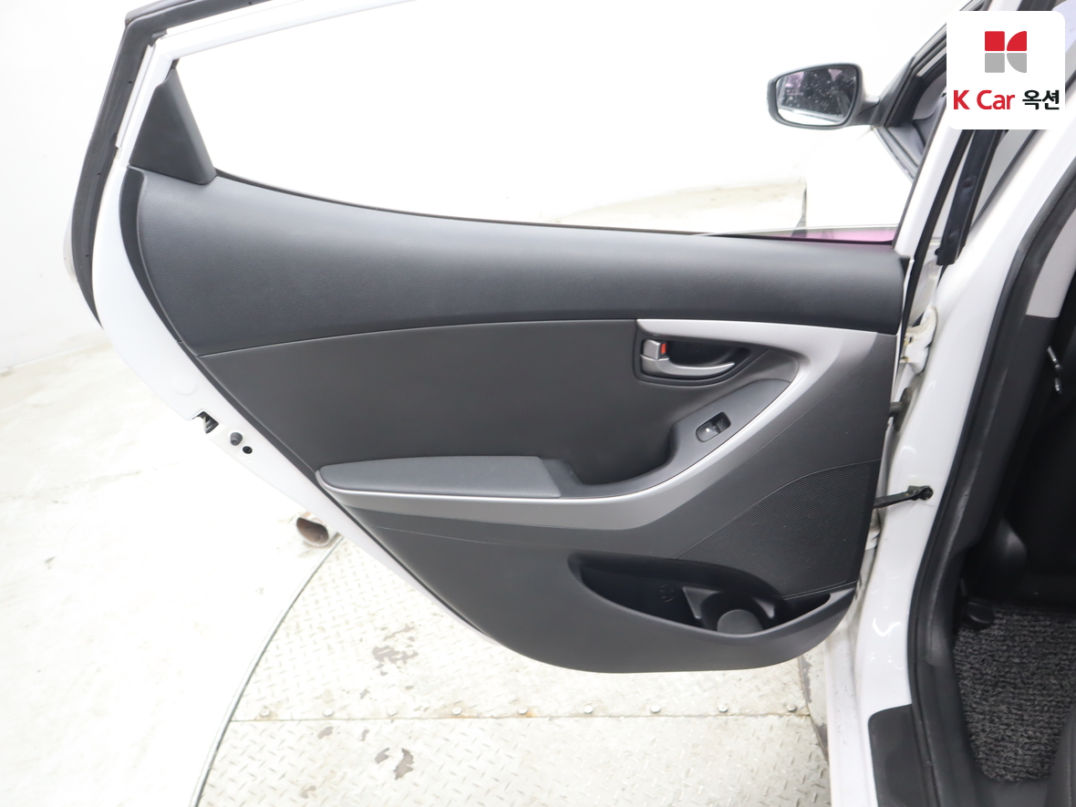 هيونداي إلانترا 2014 - صورة 21