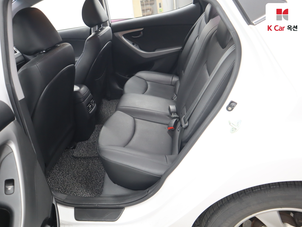 هيونداي إلانترا 2014 - صورة 22