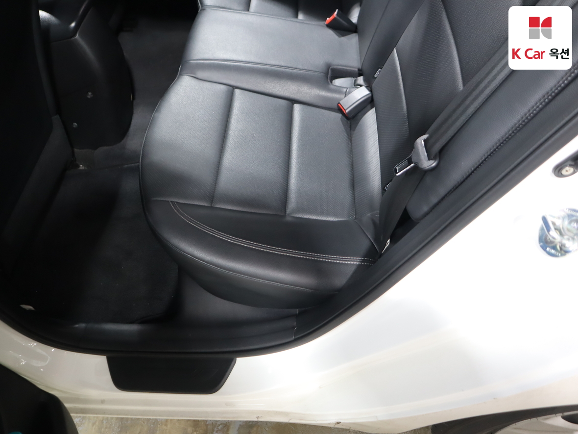 Kia K3 2013 - Image 22