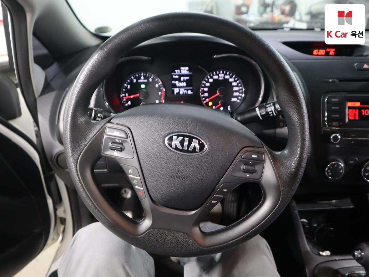 Kia K3 2013 - Image 10