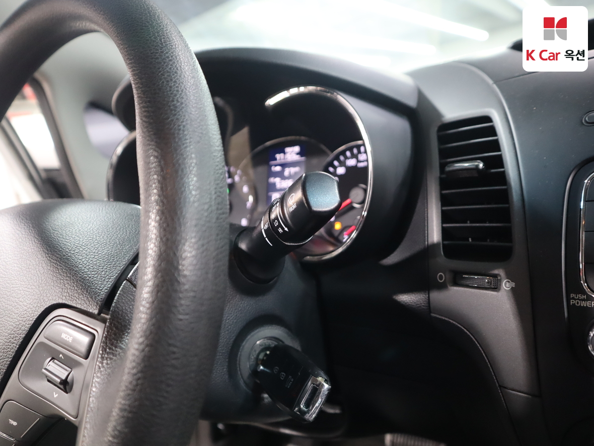 Kia K3 2013 - Image 11