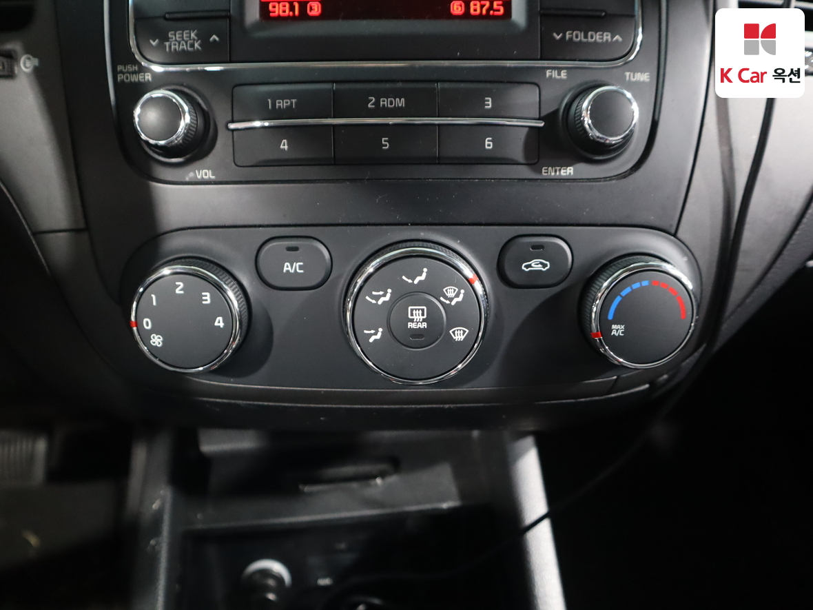 Kia K3 2013 - Image 15