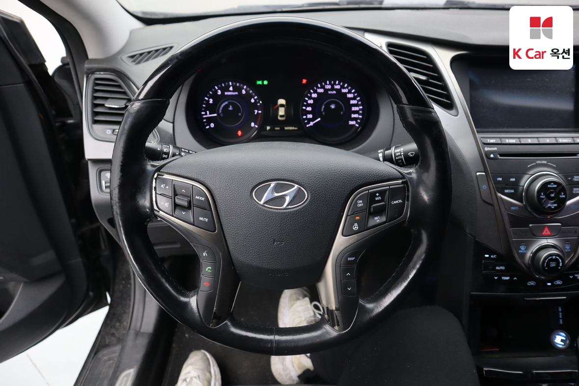 هيونداي أزيرا 2012 - صورة 10