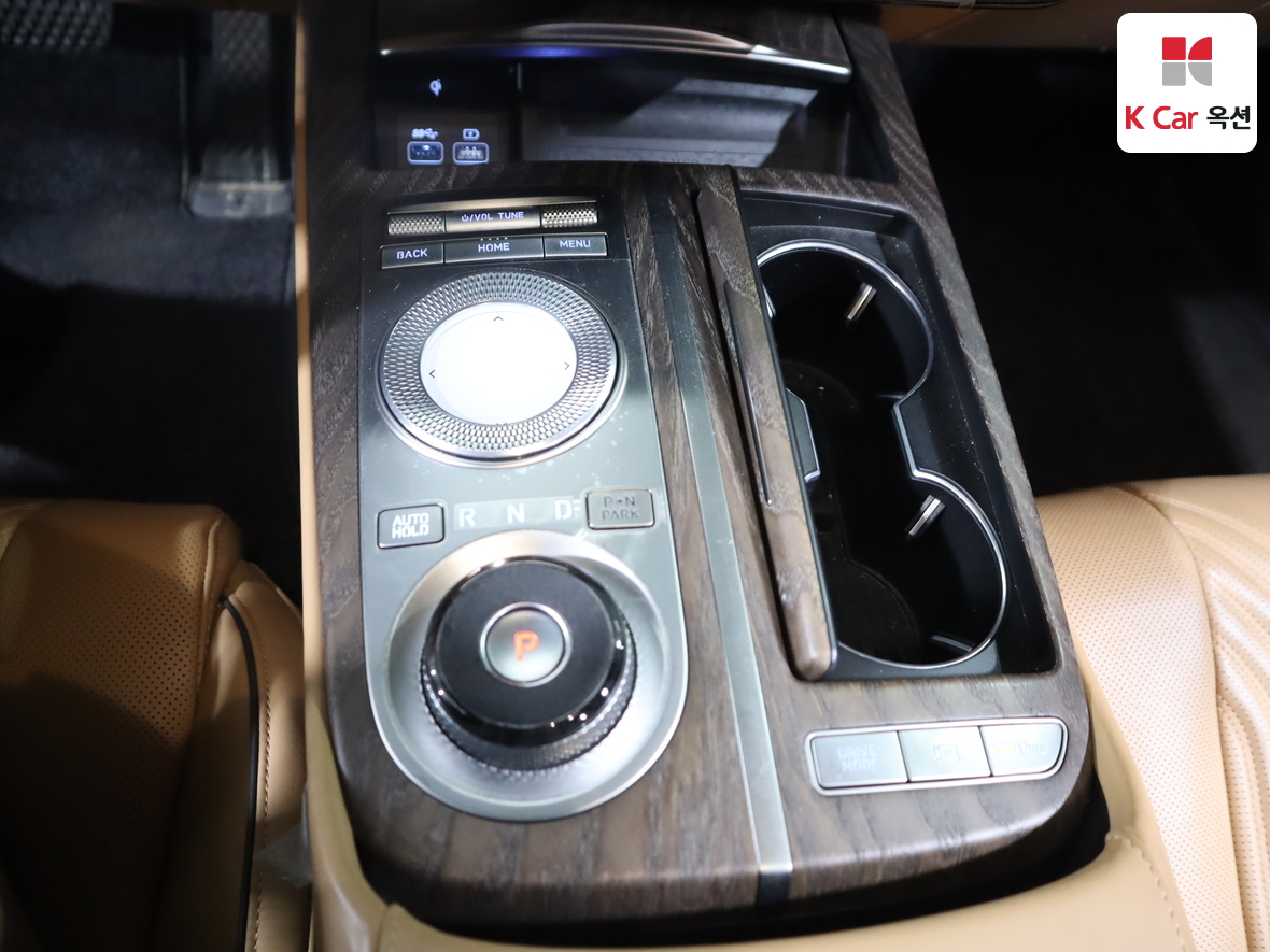 Genesis G80 2022 - Image 16