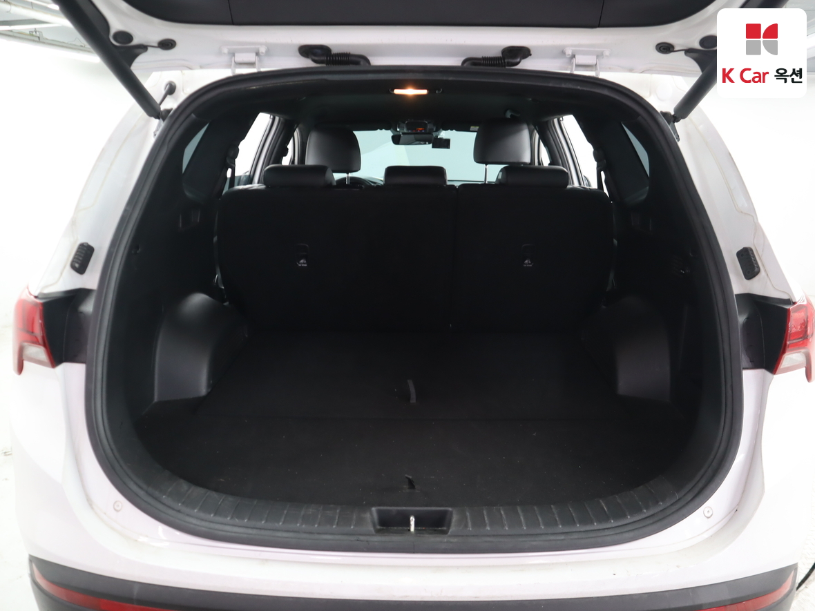 Hyundai Santa Fe 2021 - Image 24