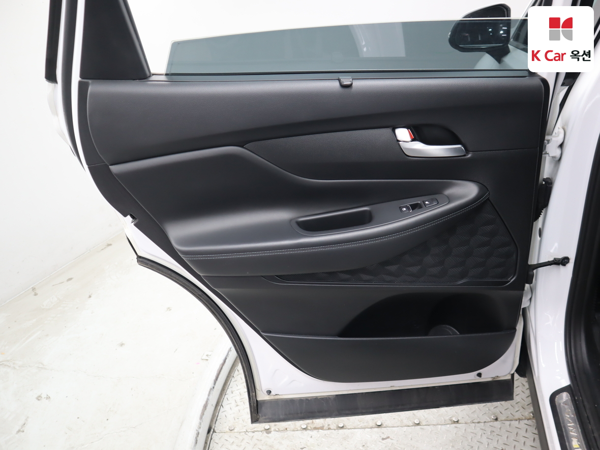 Hyundai Santa Fe 2021 - Image 21