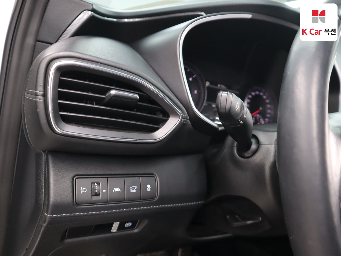 Hyundai Santa Fe 2021 - Image 9