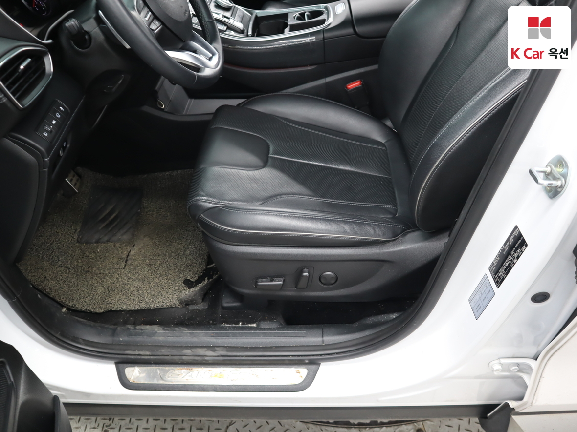 Hyundai Santa Fe 2021 - Image 17