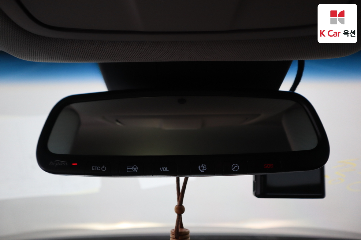 هيونداي جينيسيس 2014 - صورة 12