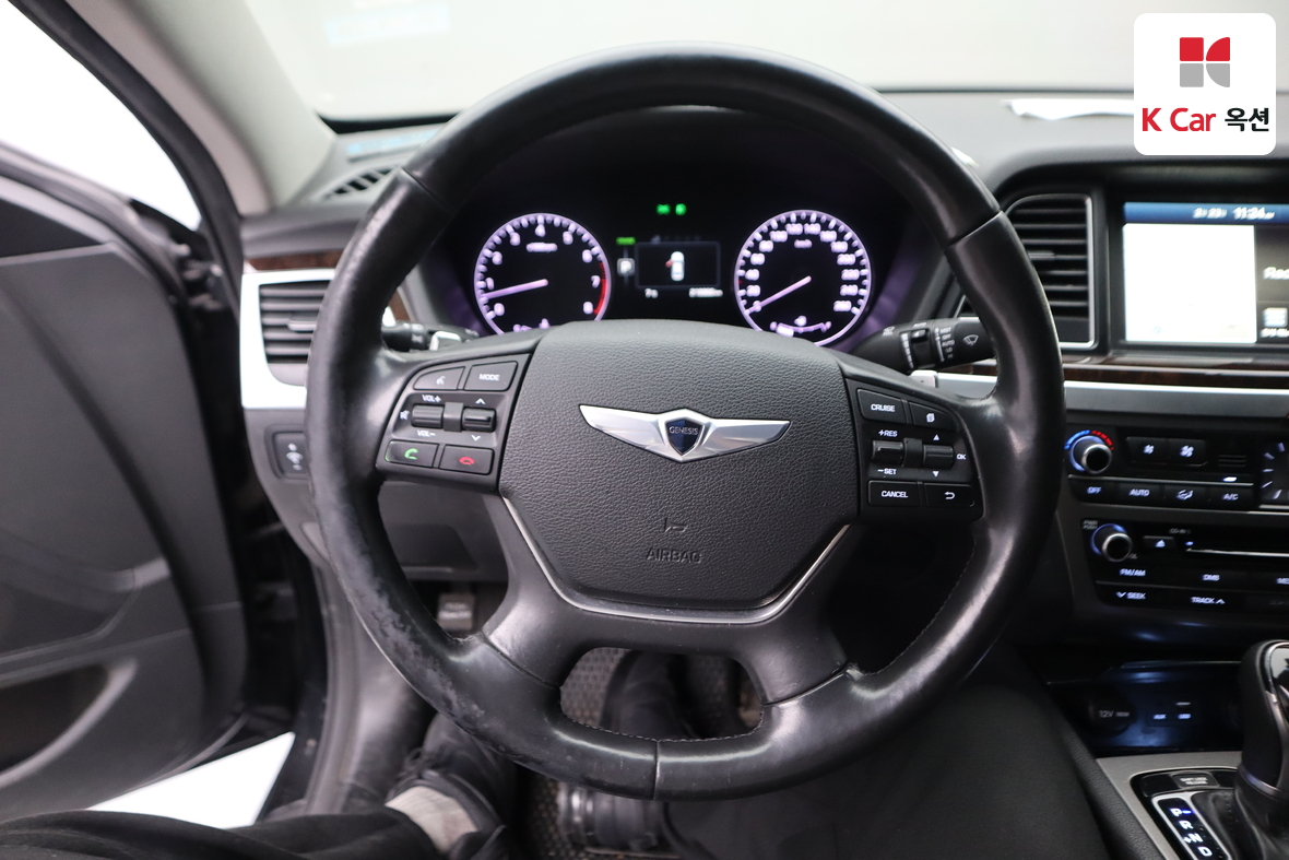 هيونداي جينيسيس 2014 - صورة 10