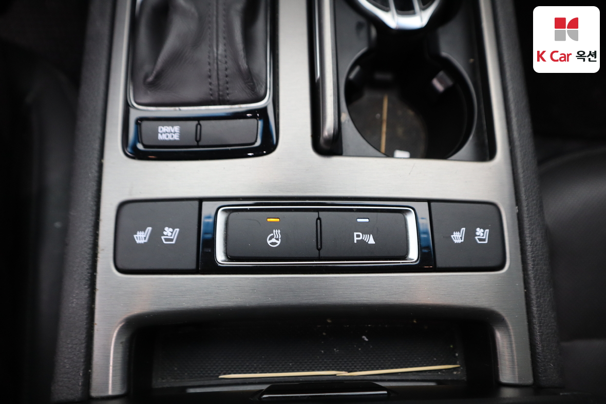 هيونداي جينيسيس 2014 - صورة 16