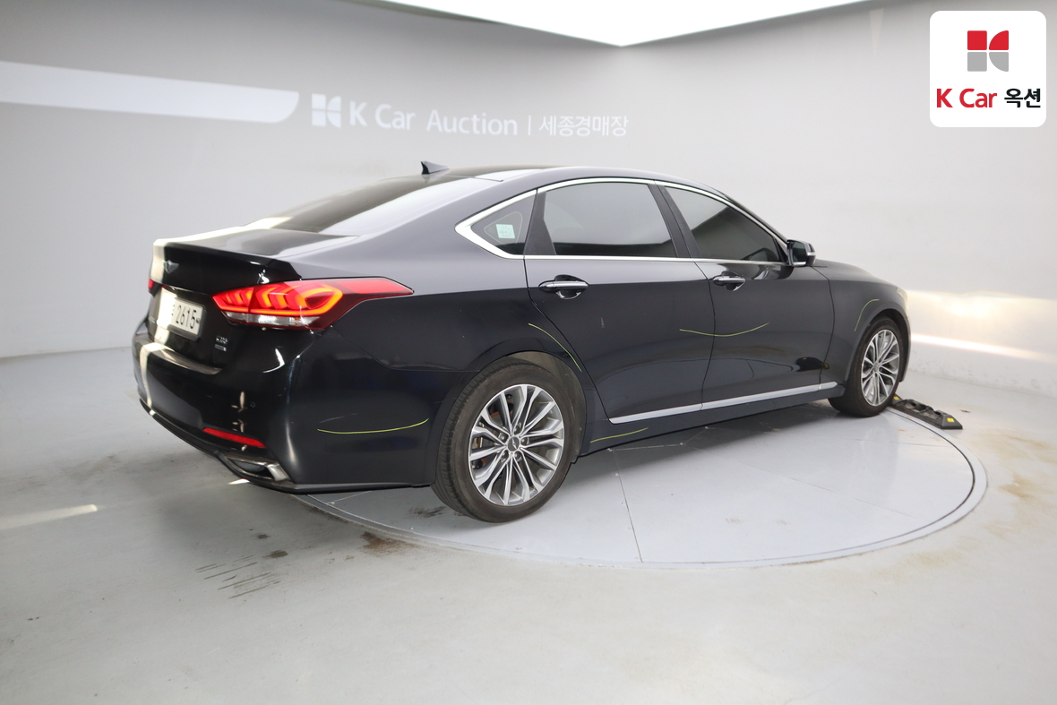 هيونداي جينيسيس 2014 - صورة 2