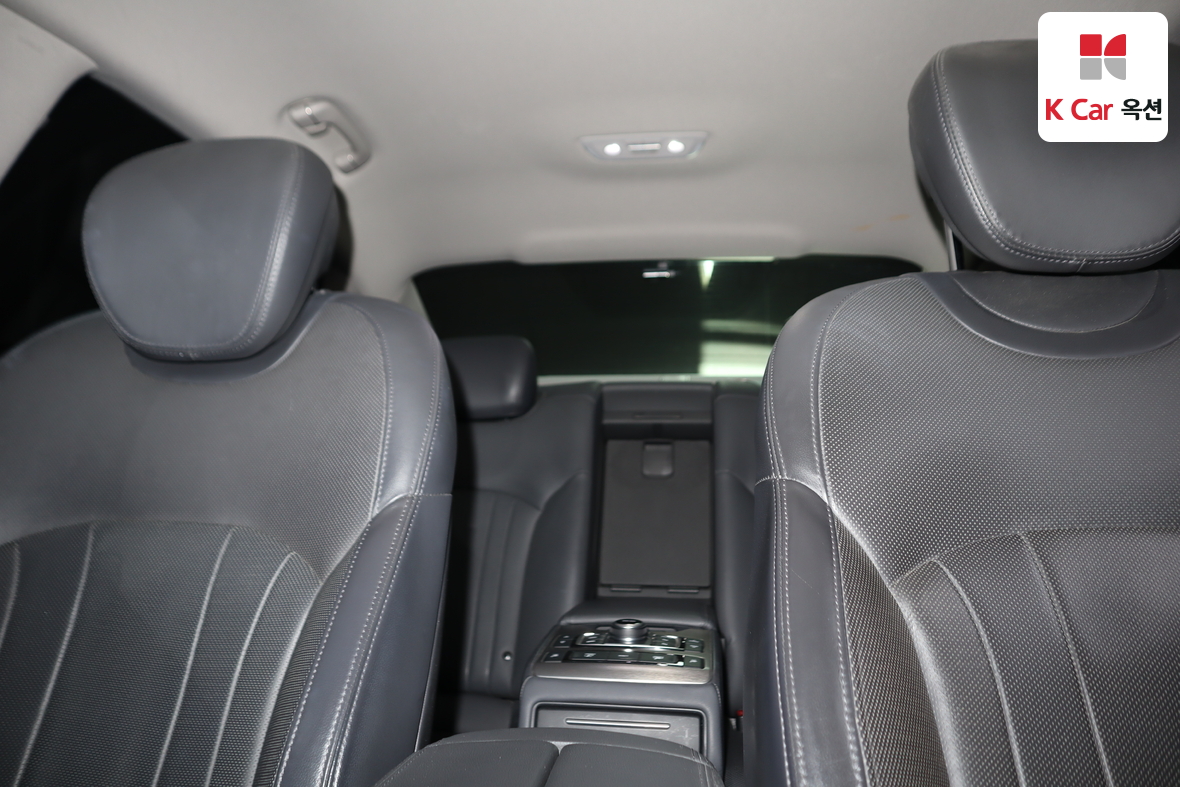 هيونداي جينيسيس 2014 - صورة 20