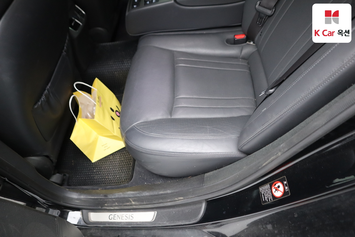 هيونداي جينيسيس 2014 - صورة 24