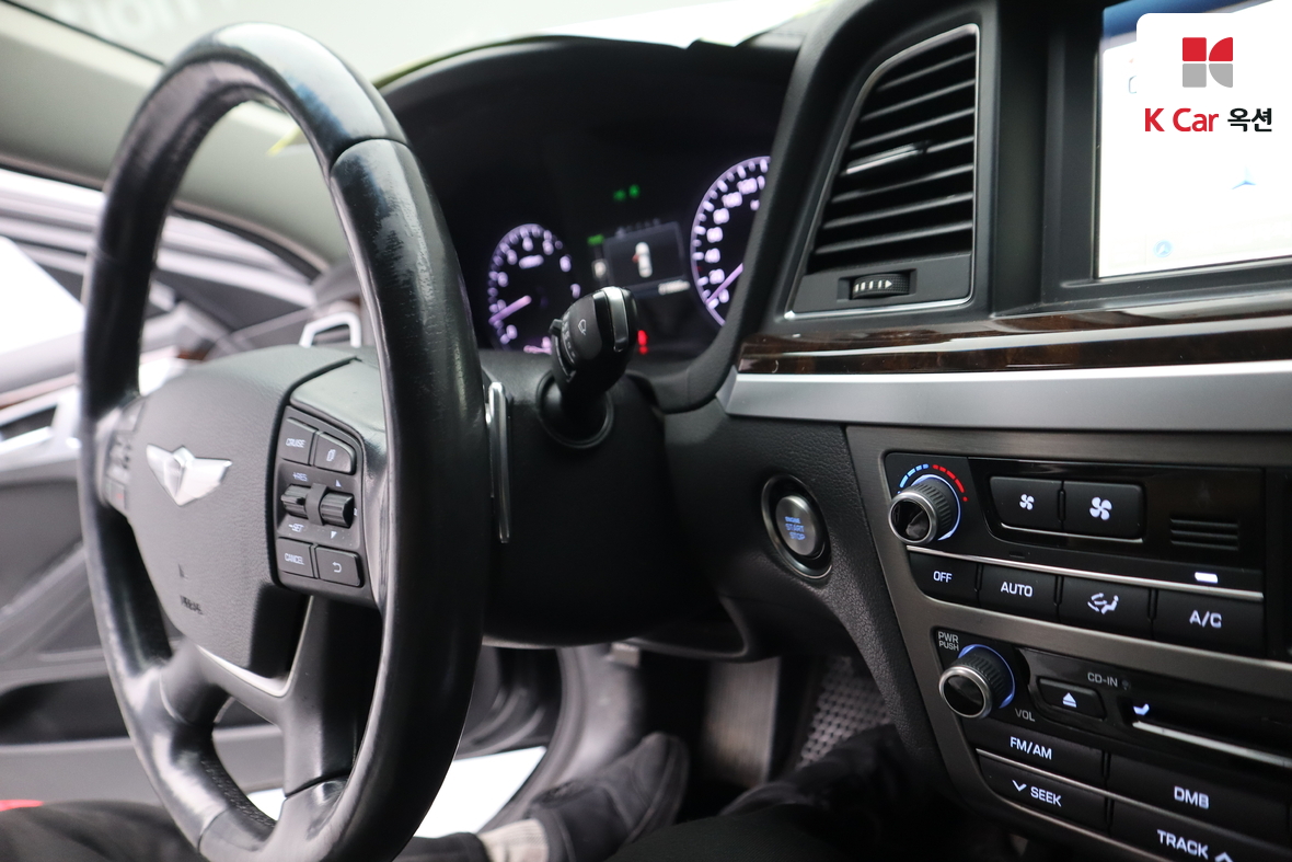 هيونداي جينيسيس 2014 - صورة 11