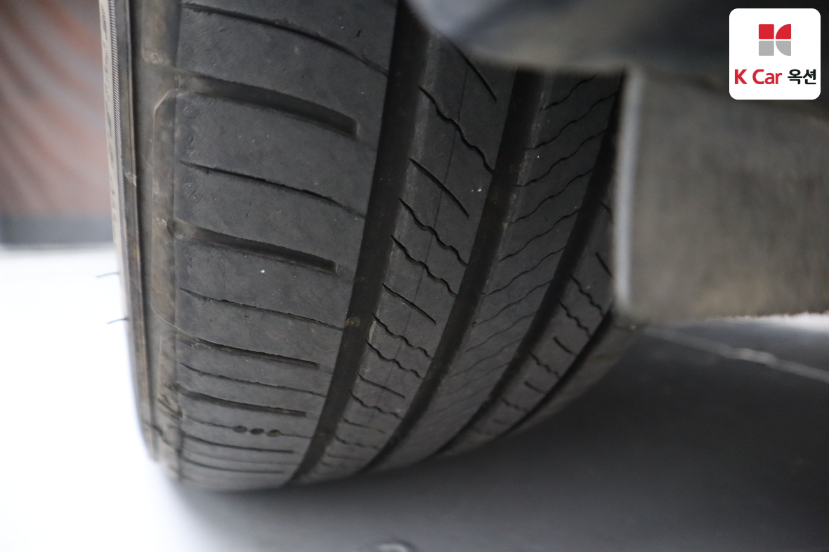 هيونداي جينيسيس 2014 - صورة 33