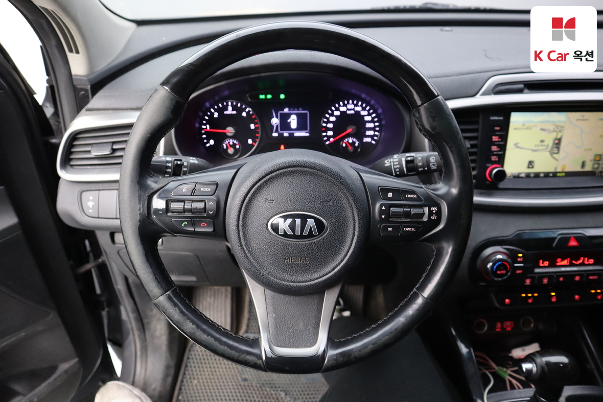 كيا سورينتو 2015 - صورة 10