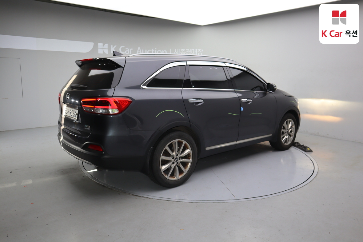 كيا سورينتو 2015 - صورة 2