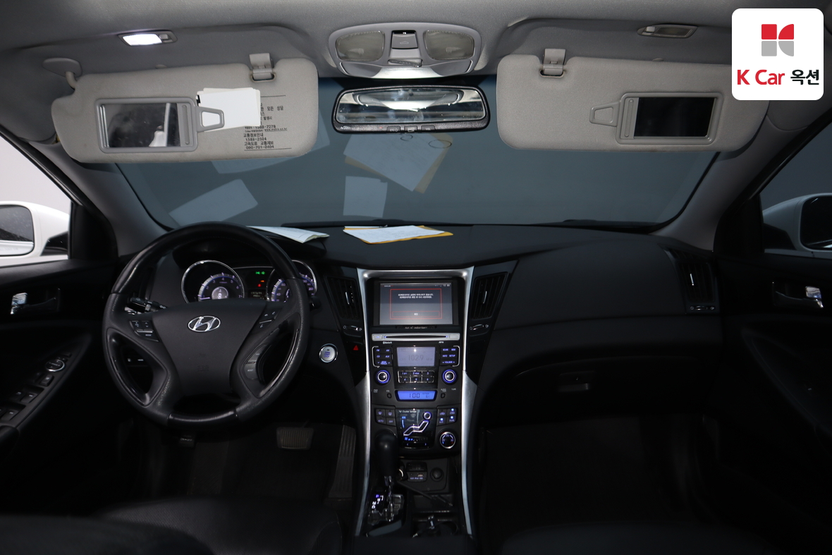 Hyundai Sonata 2011 - Image 3