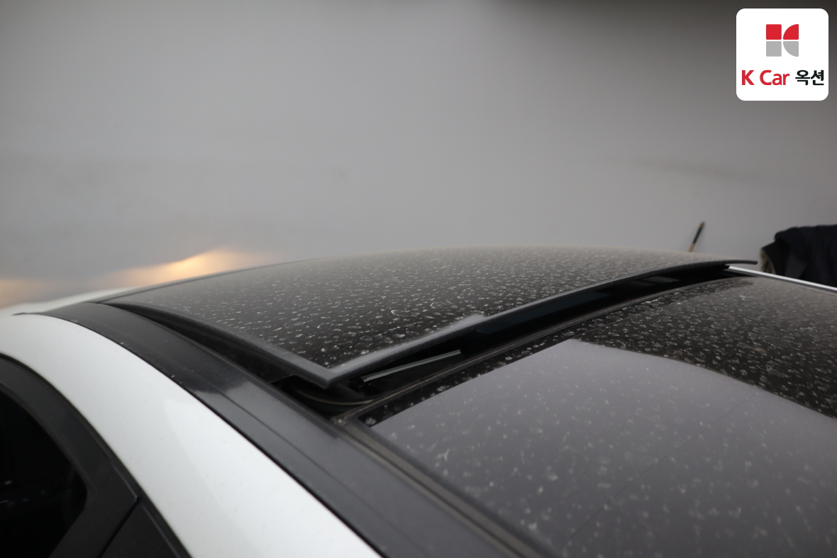 Hyundai Sonata 2011 - Image 25