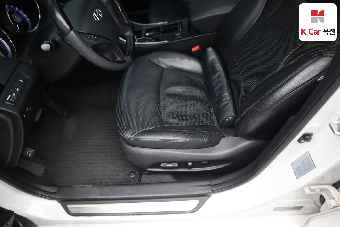 Hyundai Sonata 2011 - Image 22