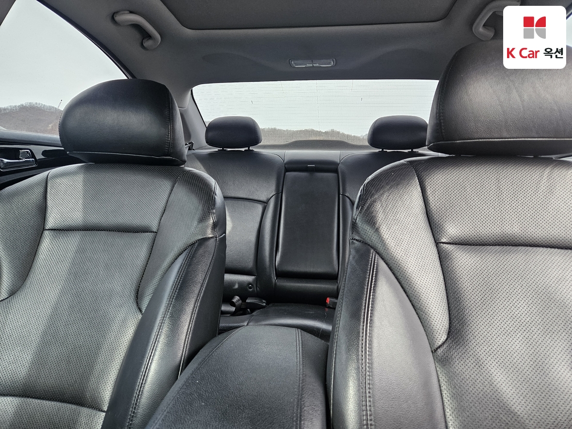 Hyundai Sonata 2011 - Image 21