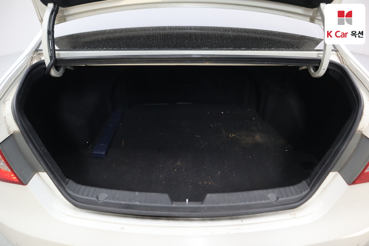 Hyundai Sonata 2011 - Image 29