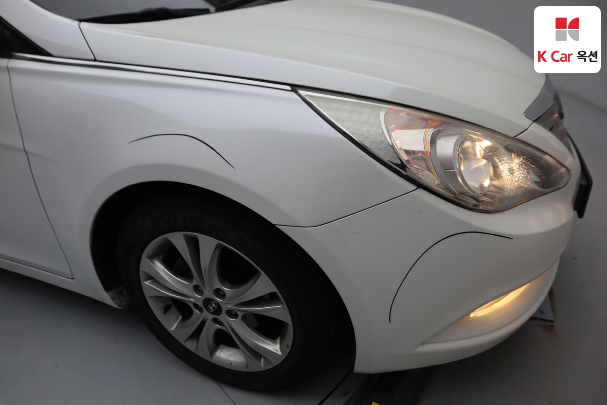 Hyundai Sonata 2011 - Image 40