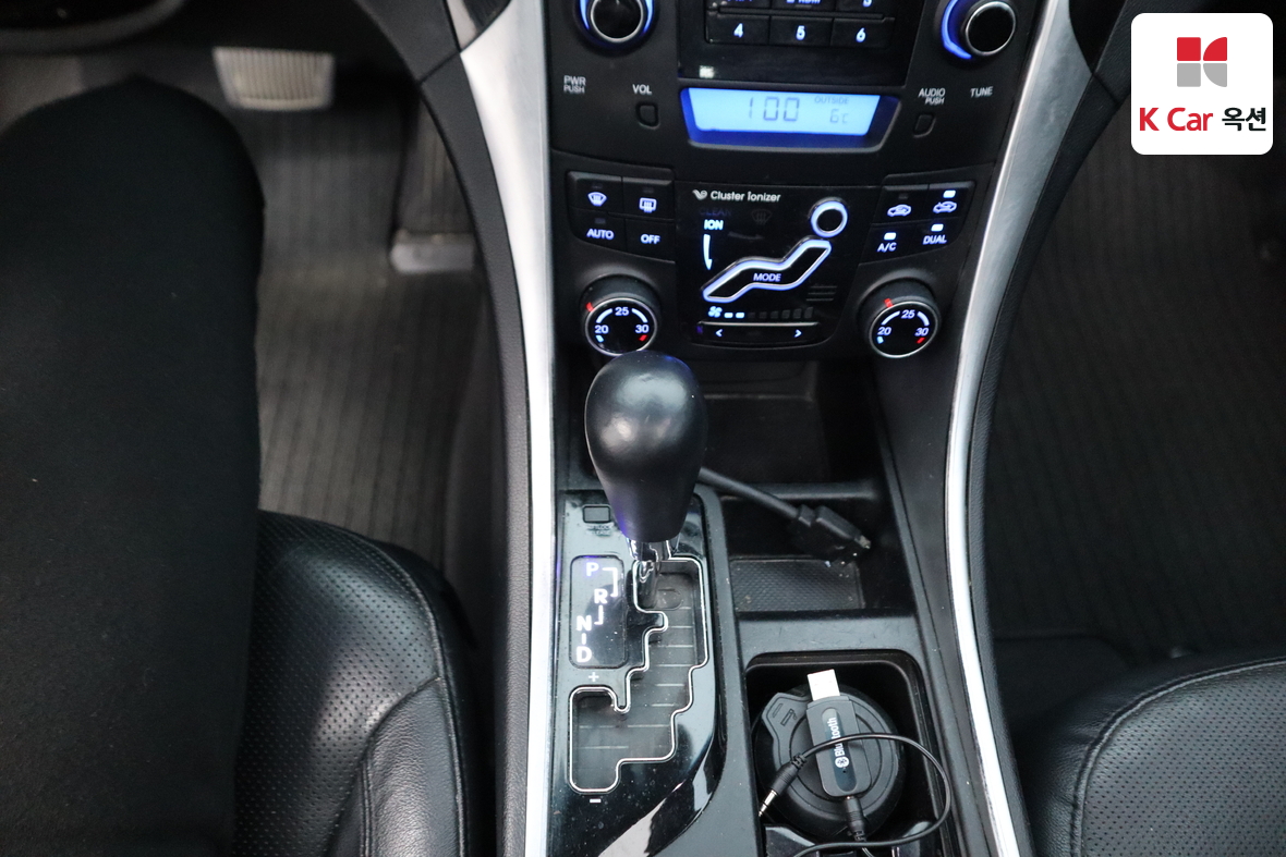 Hyundai Sonata 2011 - Image 17