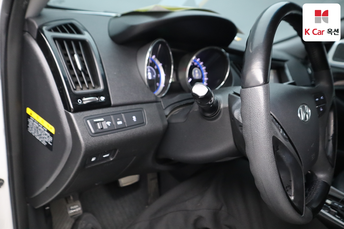 Hyundai Sonata 2011 - Image 9