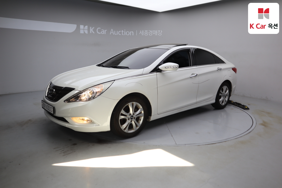 Hyundai Sonata 2011 - Image 1