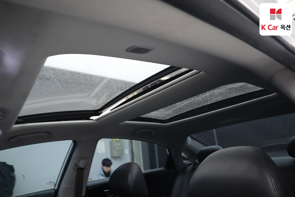 Hyundai Sonata 2011 - Image 24