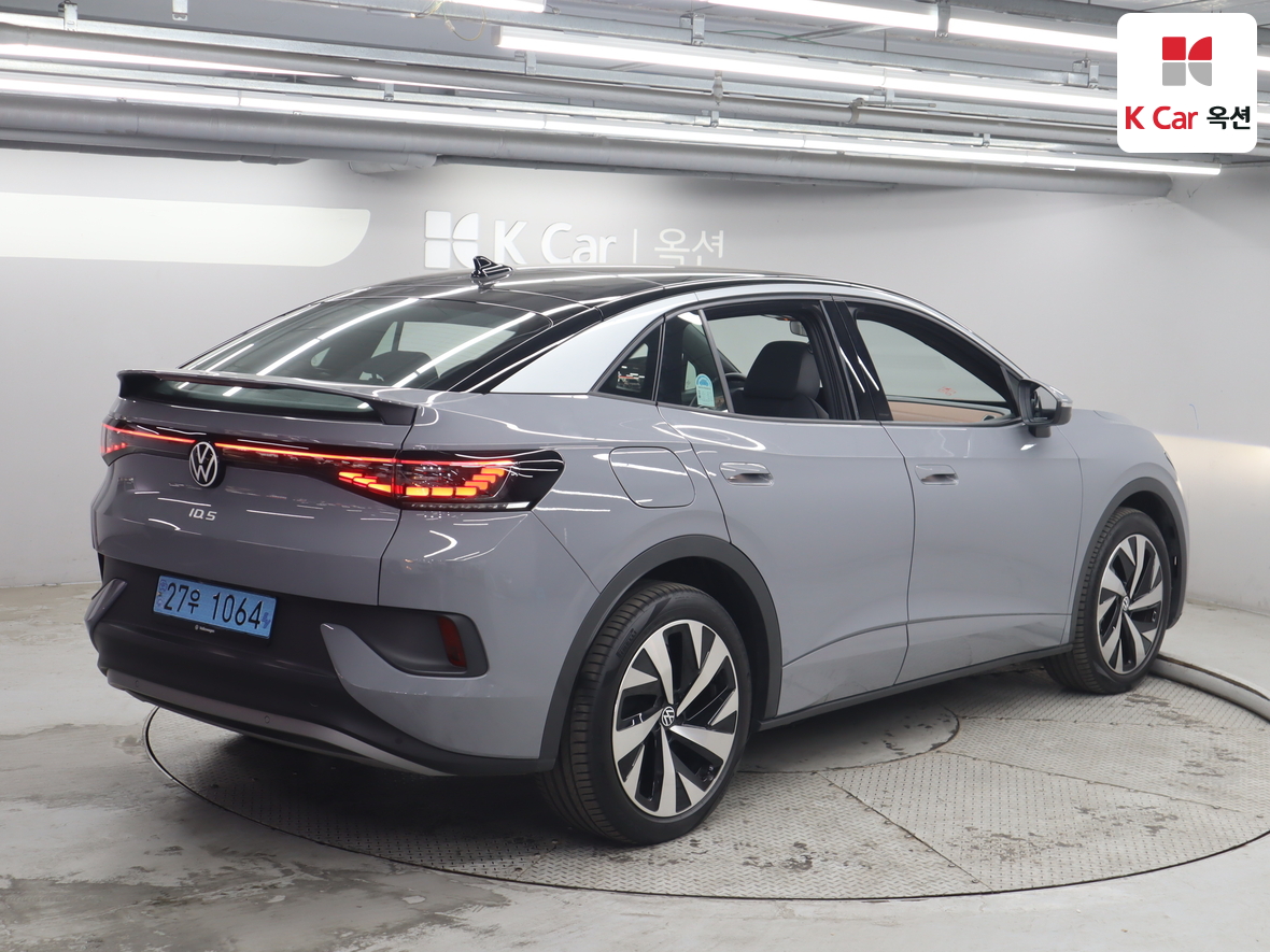 VOLKSWAGEN ID5 - 2