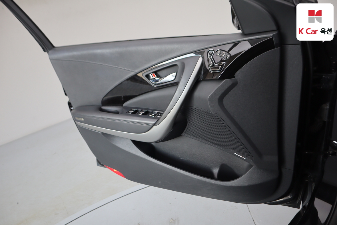 Hyundai AZERA 2013 - Image 8