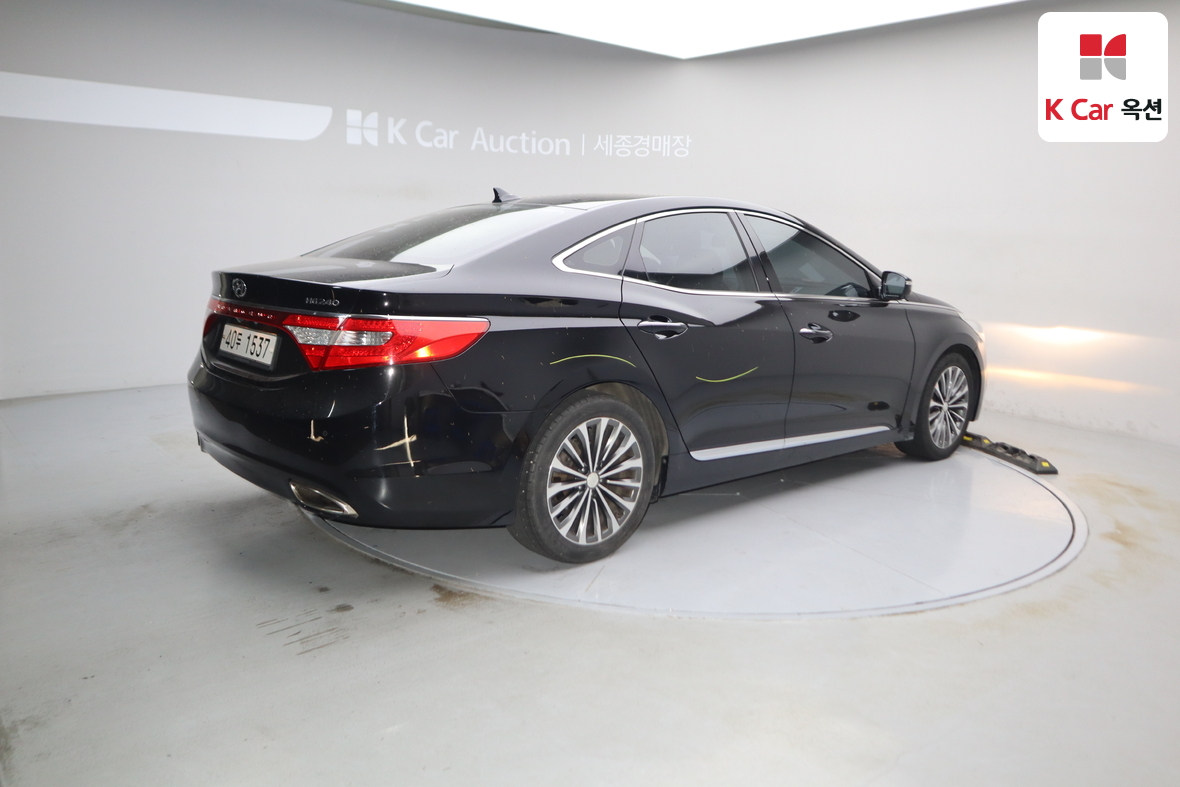 Hyundai AZERA 2013 - Image 2