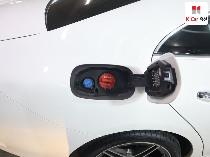 مرسيدس - CLS 300d - Image 29