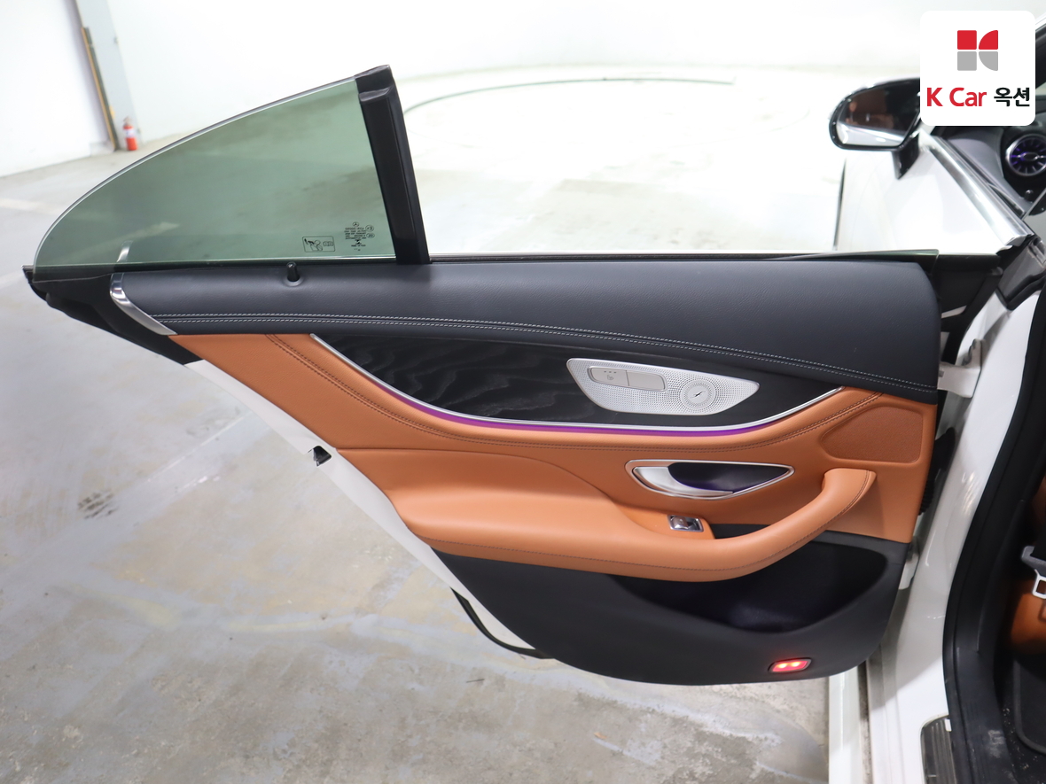 مرسيدس بنز CLS 2023 - صورة 25