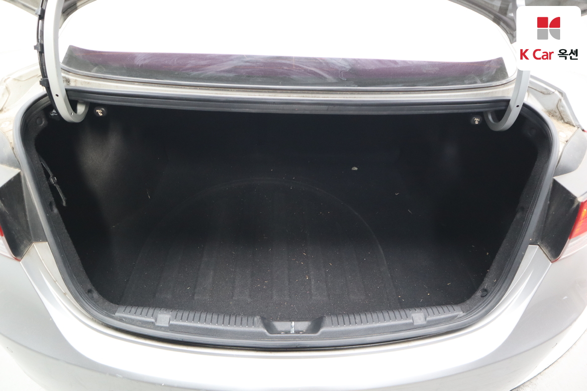 Hyundai Elantra 2012 - Image 23