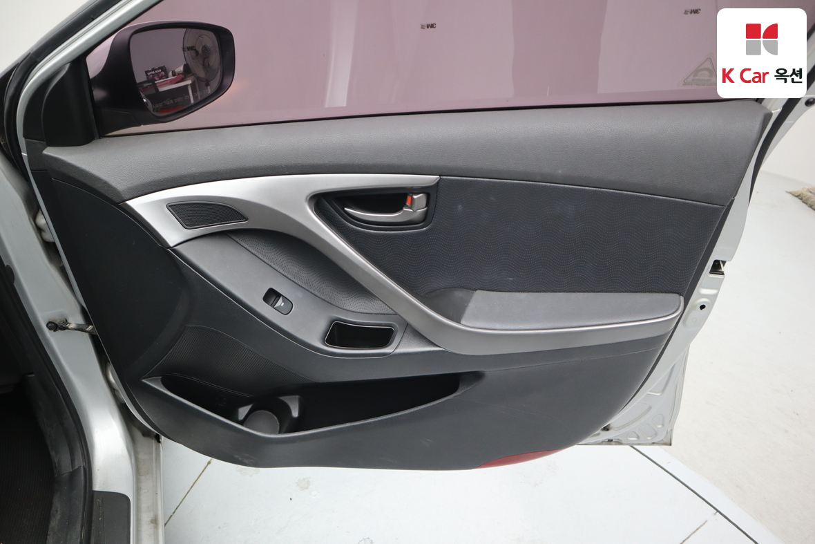 Hyundai Elantra 2012 - Image 26