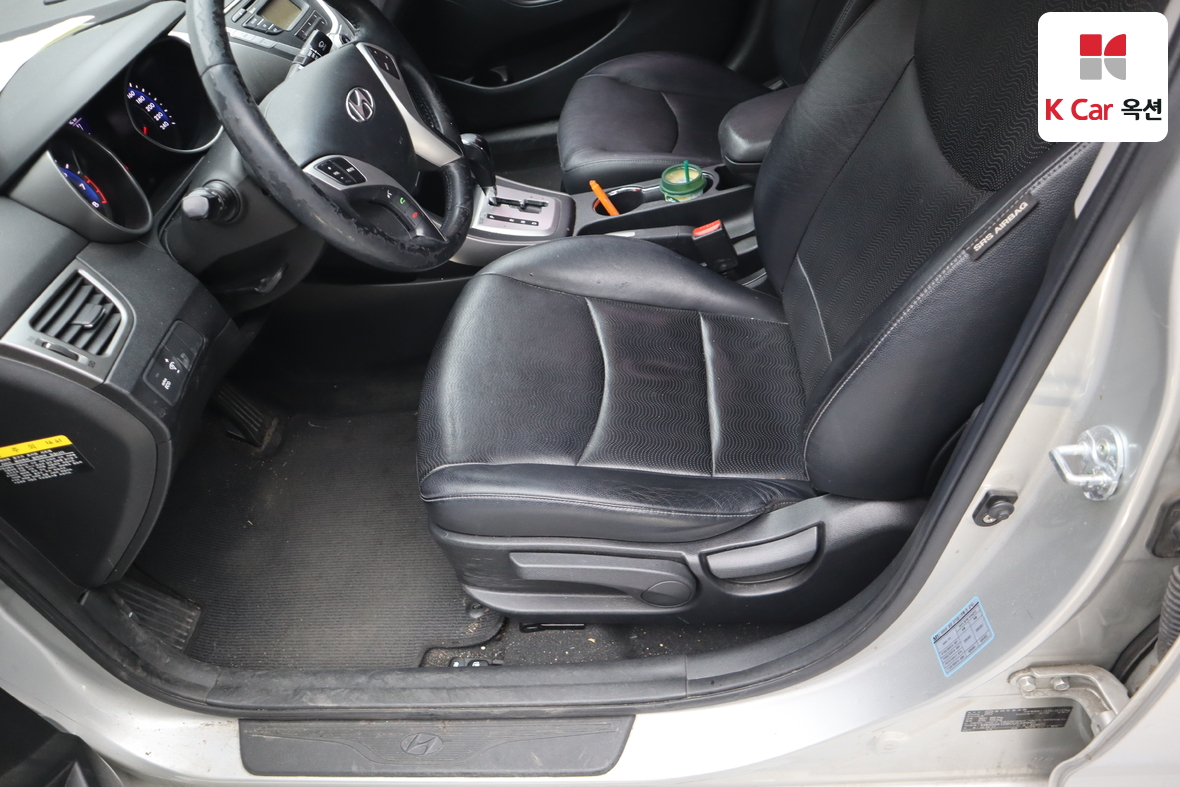 Hyundai Elantra 2012 - Image 18